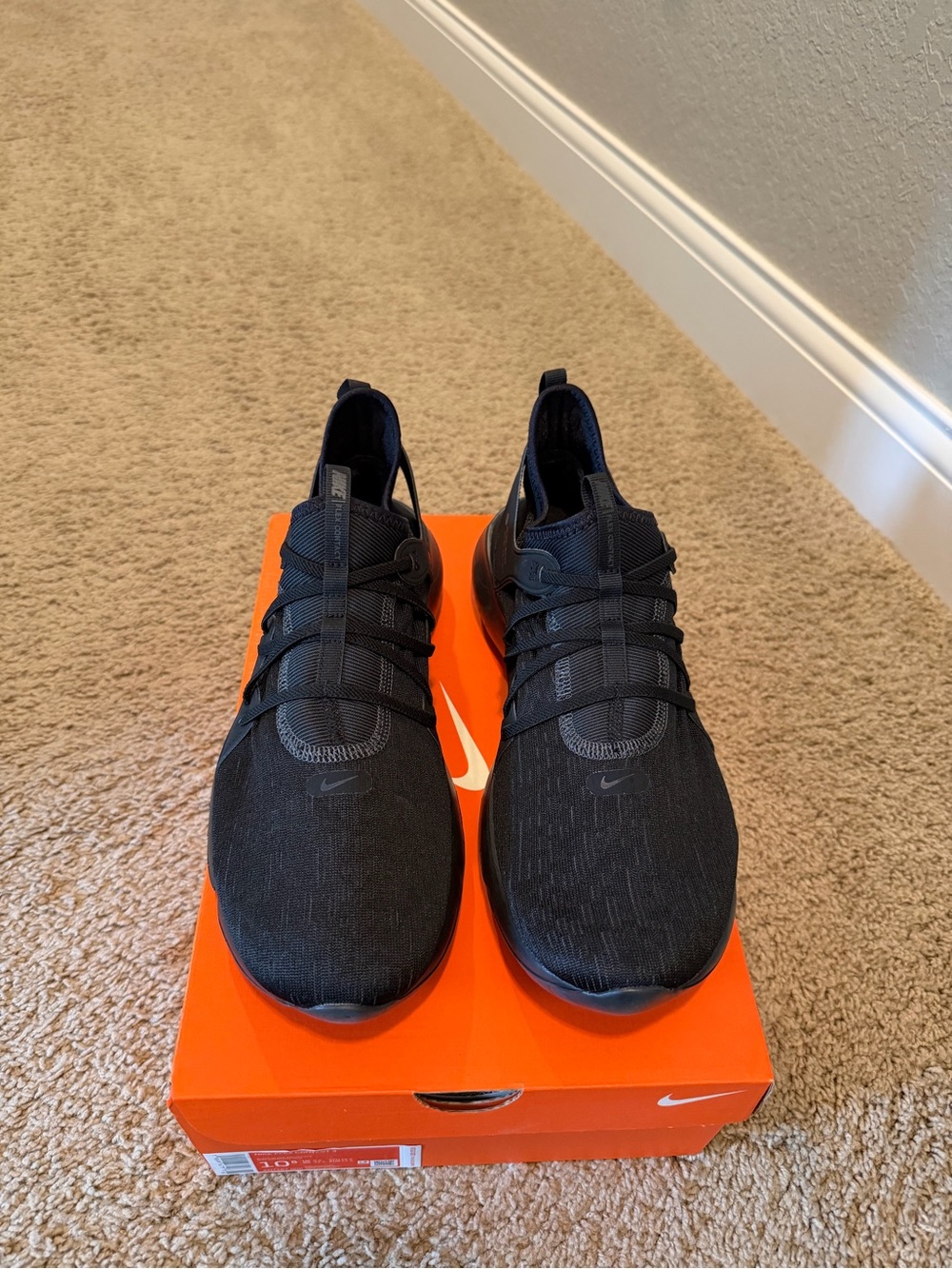 Nike Men’s Black Low-Top Knit Sneakers